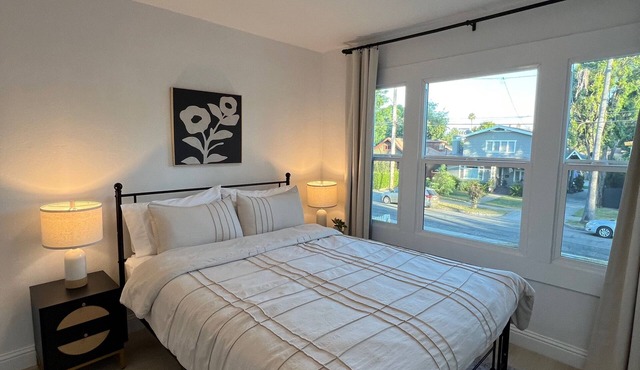 Charming 2-bedroom apartment with WiFi and AC in wonderful Pasadena