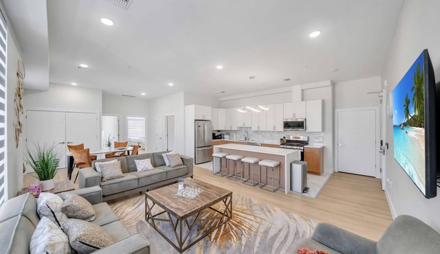 Charming 2-bedroom apartment with AC, fitness room in vibrant Paterson