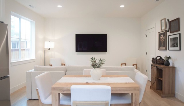 Charming 2-bedroom apartment in fabulous Portland with WiFi