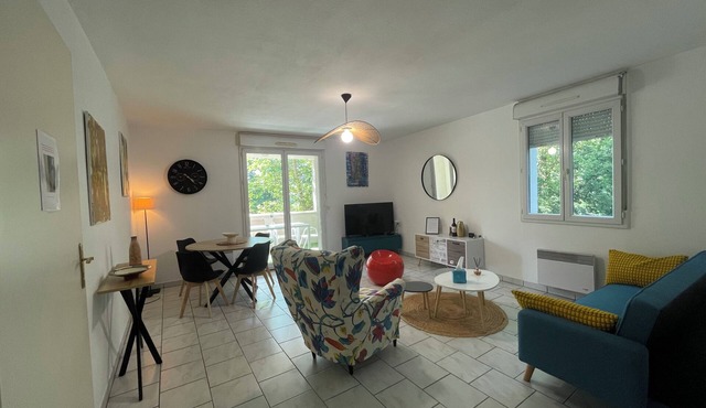 Charming 2-bedroom apartment in Bordeaux