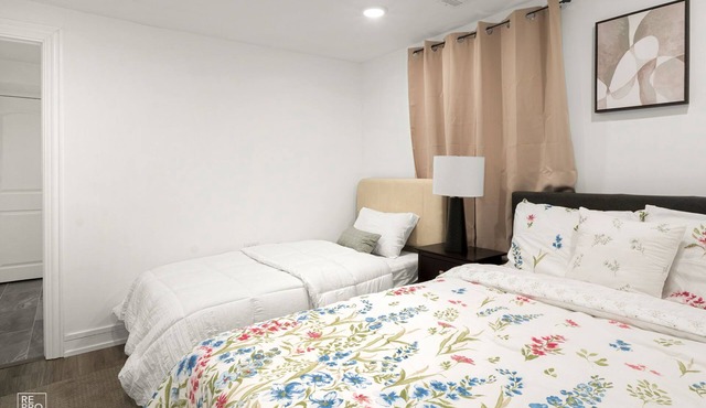 Charming 2-bedroom apartment in fabulous Chicago with WiFi, Game Space