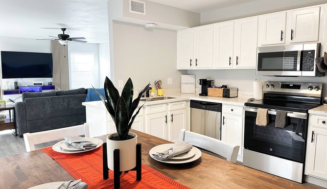 Charming 2-bedroom apartment in wonderful Del Rio with Private Yard