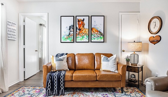 Charming 2-bedroom apartment with WiFi, AC in fantastic Killeen