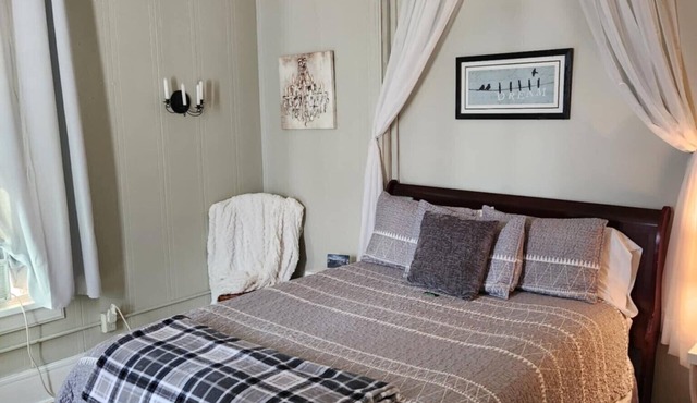 Charming 2-bedroom apartment with AC, WiFi in amazing Liberty