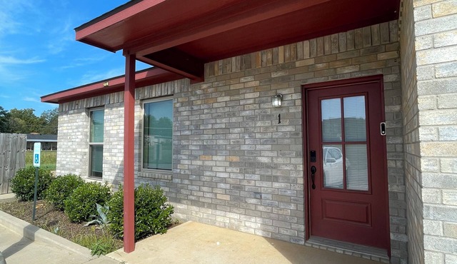Charming 2-bedroom apartment in Lindale