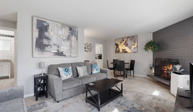 Charming 2-bedroom apartment with WiFi, AC in Olympia