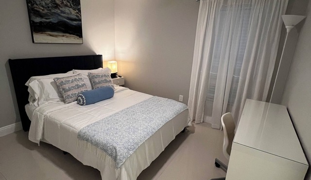 Charming 2-bedroom apartment with WiFi, AC in lovely Orlando