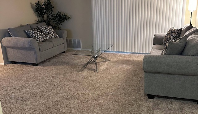 Charming 2-bedroom apartment in fantastic Overlea with AC