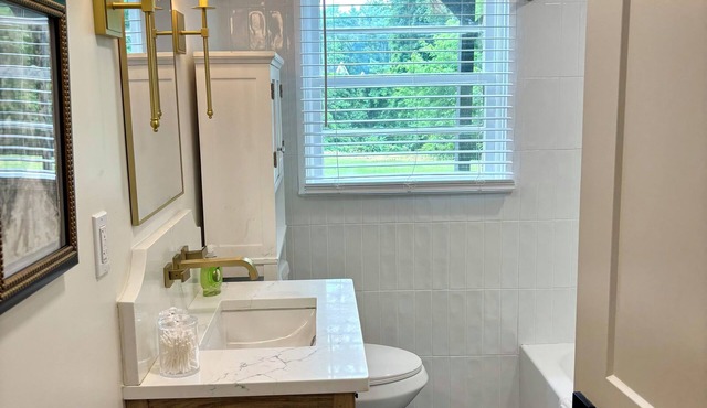 Charming 2-bedroom apartment in downtown Roswell