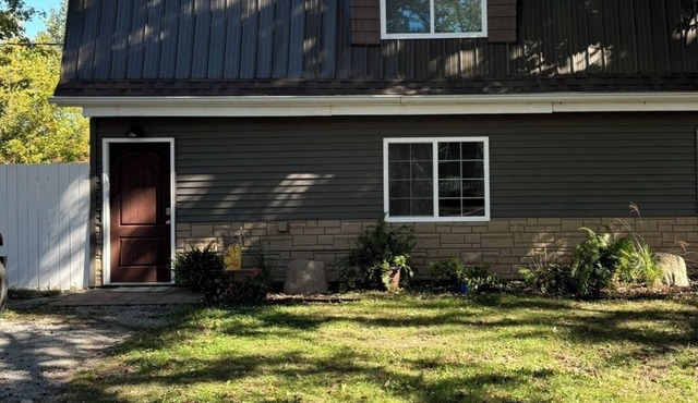 Charming 2-bedroom apartment near Rend Lake