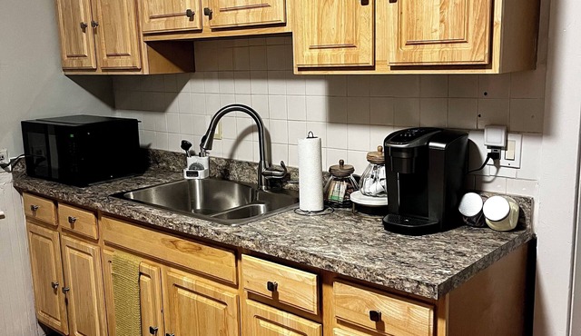 Charming 2-bedroom apartment in awesome Boston with WiFi