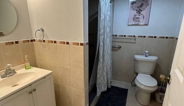 Charming 2-bedroom apartment with WiFi, AC in superb Laredo