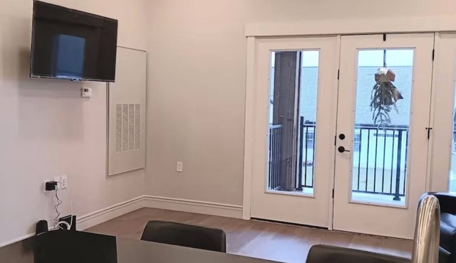 Charming 2 bedroom apartment with WiFi, fitness room in fabulous London