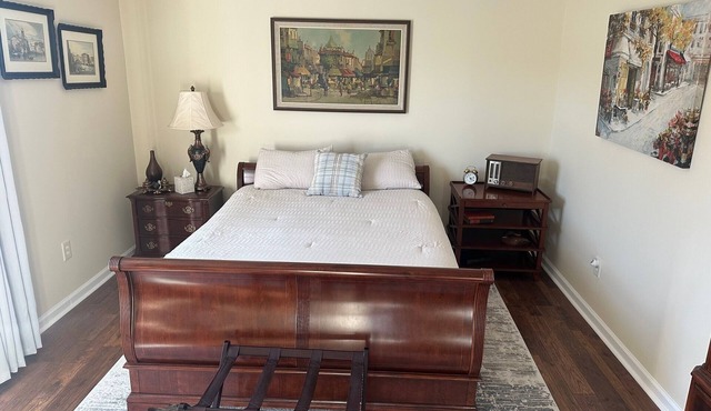 Charming 2-bedroom apartment located on Main Street in The Heart of Catawba Co.