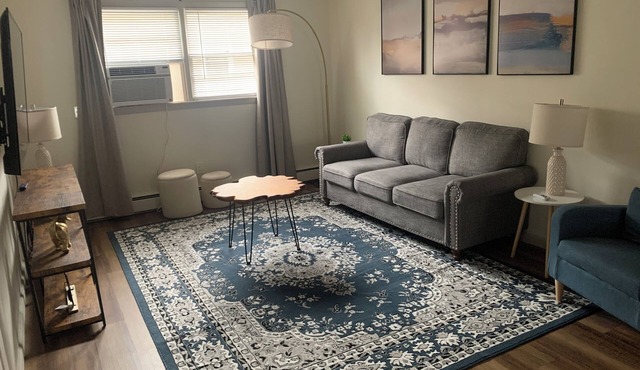 Charming 2-bedroom apartment in Niles with WiFi and AC