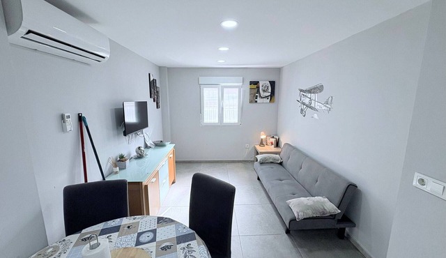 Charming 2 Bedroom Apartment in Elx, Spain