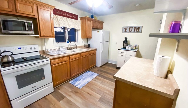 Charming 2-bedroom apt. with fully equipped kitchen, washer/dryer in Windber,