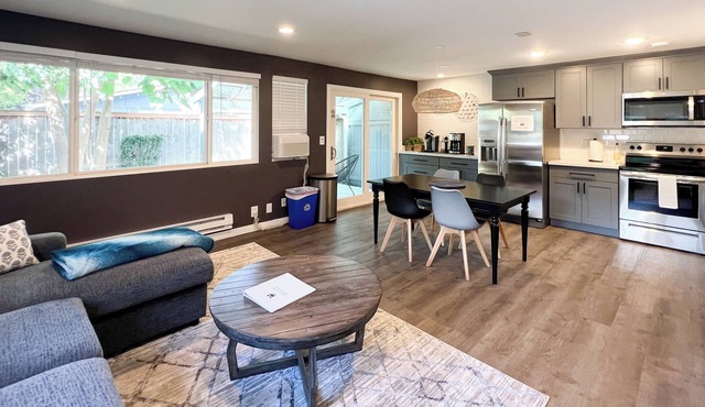 Charming 2-bedroom at Issaquah Front St