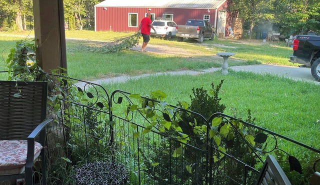 Charming 2-bedroom bed & breakfast in serene Coldspring with AC, WiFi