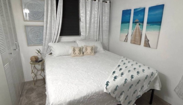 Charming 2-bedroom bed & breakfast in serene Honolulu with WiFi
