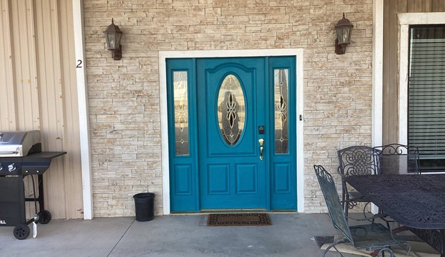 Charming 2-bedroom building in Hobbs with WiFi and AC