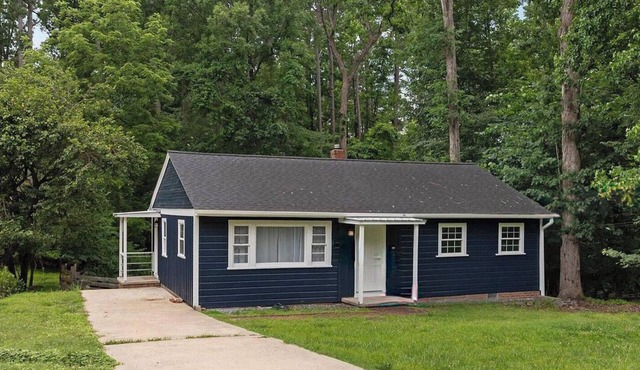 Charming 2-bedroom bungalow in delightful Carrboro.