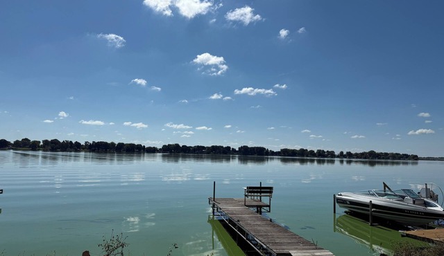 Charming 2-bedroom bungalow on Beaver Dam Lake