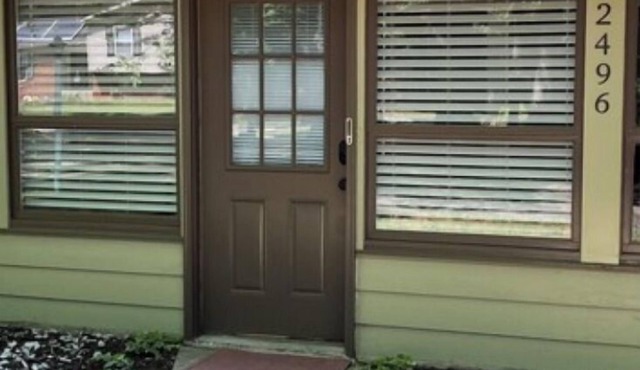 Charming 2-bedroom bungalow in Lusby .with open floor plan