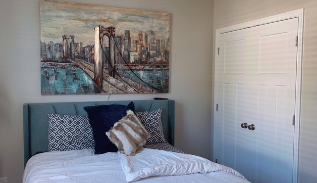 Charming 2-bedroom condo with WiFi, AC in brilliant Carrollton 10 min from beach