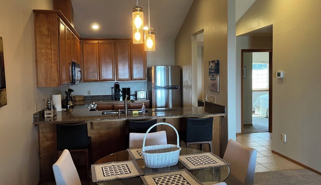 Charming 2-bedroom condo with WiFi in lovely Gold Beach