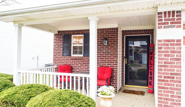 Charming 2-bedroom condo 20 minutes from all major attractions in Louisville