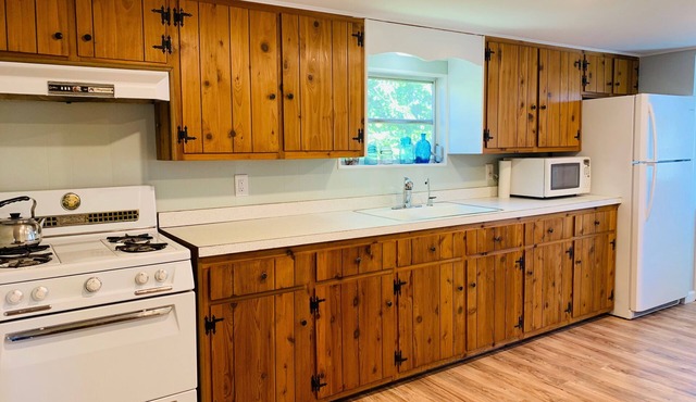 Charming 2-bedroom cottage in Ocean City with AC, WiFi