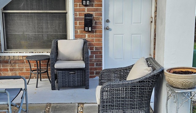 Charming 2-bedroom condo in delightful Titusville wth WiFi AC, pool laundry room