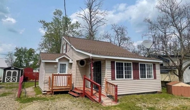 Charming 2-bedroom cottage at Canadohta Lake with WiFi