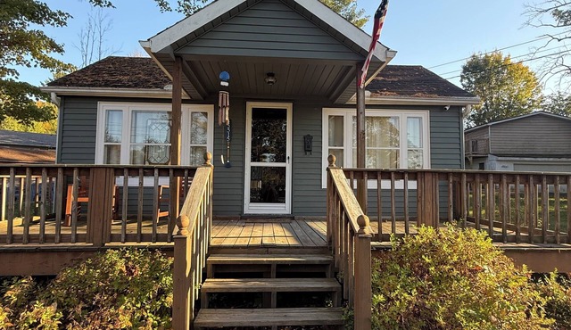 Charming 2-bedroom cottage at Canadohta Lake with AC