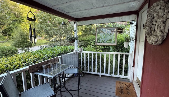 Charming 2-bedroom cottage 3 miles from Historic downtown Aiken!
