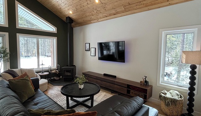 Charming 2-bedroom cottage in Candle Lake