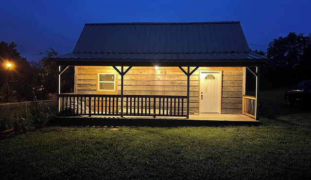 Charming 2-bedroom cabin with AC and WiFi in serene Wanette