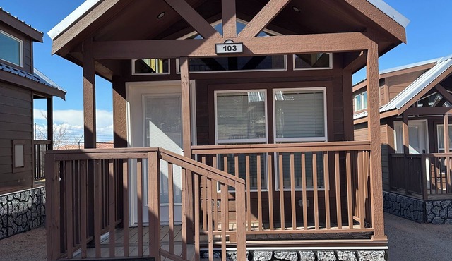 Charming 2-bedroom cabin #103 with AC, Wi-Fi in delightful Moab