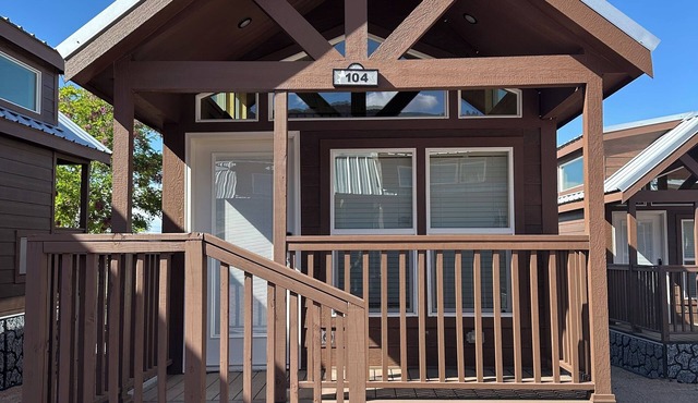 Charming 2-bedroom cabin #104 with AC, Wi-Fi in amazing Moab