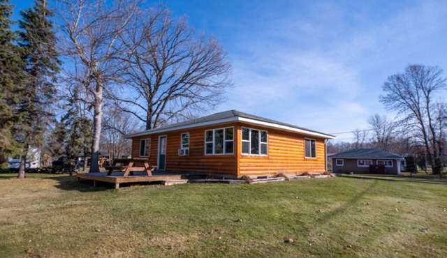 Charming 2-bedroom cabin 6 with WiFi, at Mille Lacs Lake; Appeldoorn's Resort