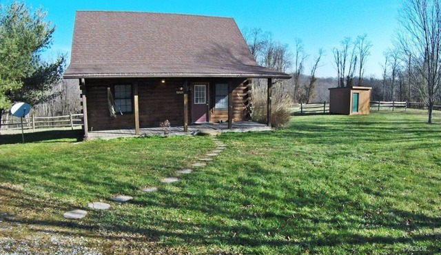 Charming 2-bedroom Cabin in Athens