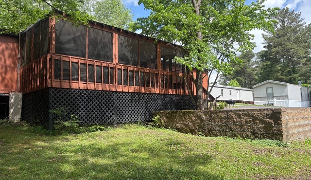 Charming 2-bedroom cabin #10 in resort with great fishing & boating on KY Lake