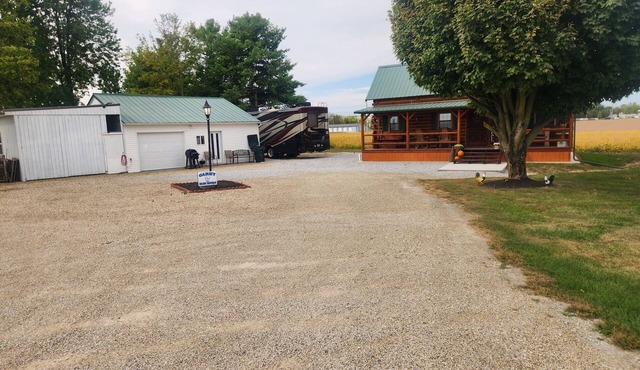 Charming 2-bedroom cabin in Carey with AC, WiFi