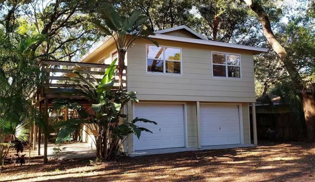 Charming 2-bedroom Central to Tampa and Beaches in Oldsmar