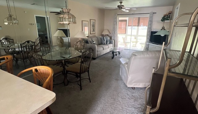 Charming 2-bedroom condo in serene Lake Suzy with WiFi, AC