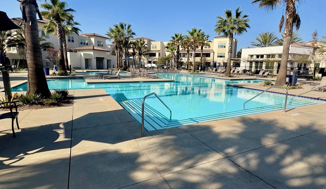 Charming 2-bedroom Condo with WiFi, AC in amazing San Diego