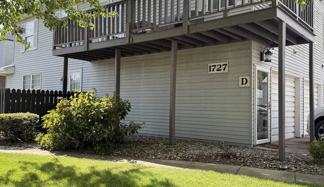 Charming 2-bedroom condo in Elkhart-Great for ND home games-Peaceful Location.