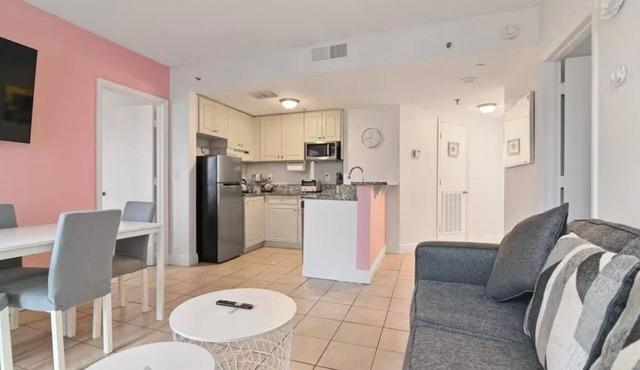 Charming 2-bedroom condo in fabulous Orlando close to Universal and Disney!