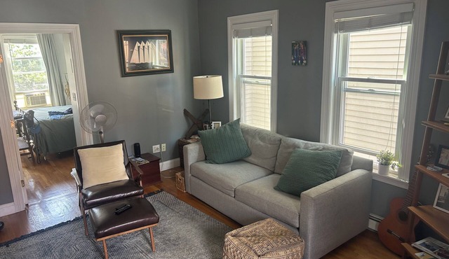 Charming 2-bedroom condo with WiFi, AC in fabulous historic Charlestown